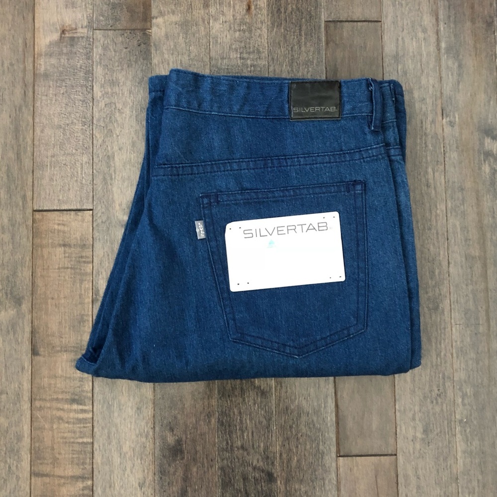Vintage Levi’s Silvertab NWT Deadstock jeans!